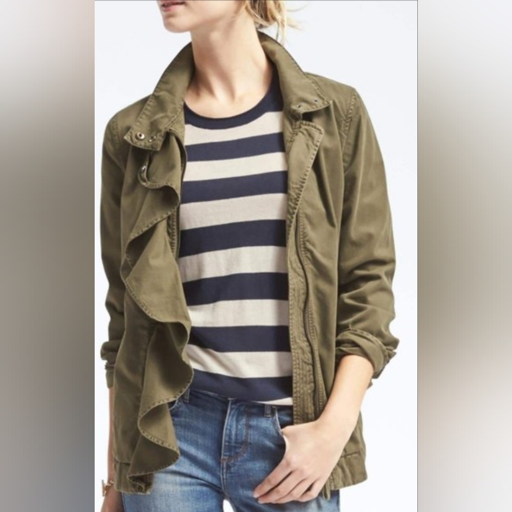 🖖 Banana Republic 🖖 Ruffle Utility Jacket